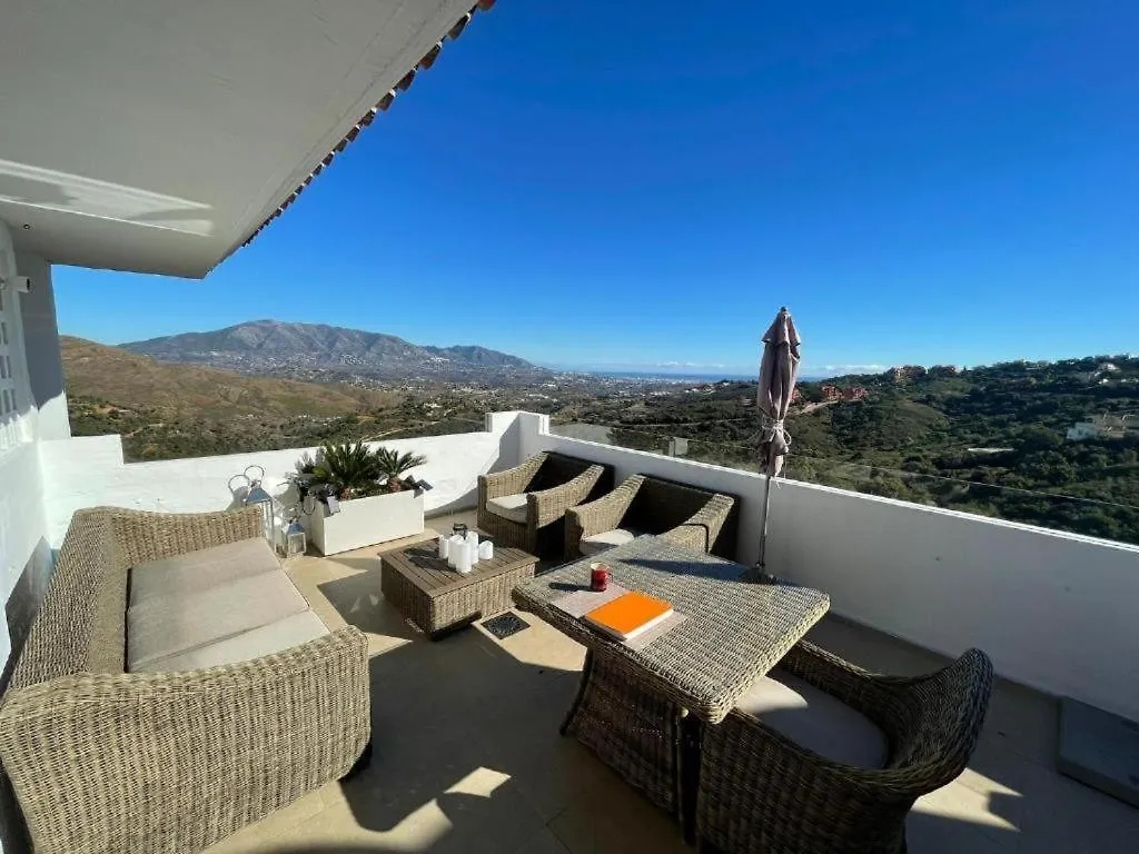 Luxury-Penthouse-La Mairena-Seaview-Jacuzzi-Marbella Apartment
