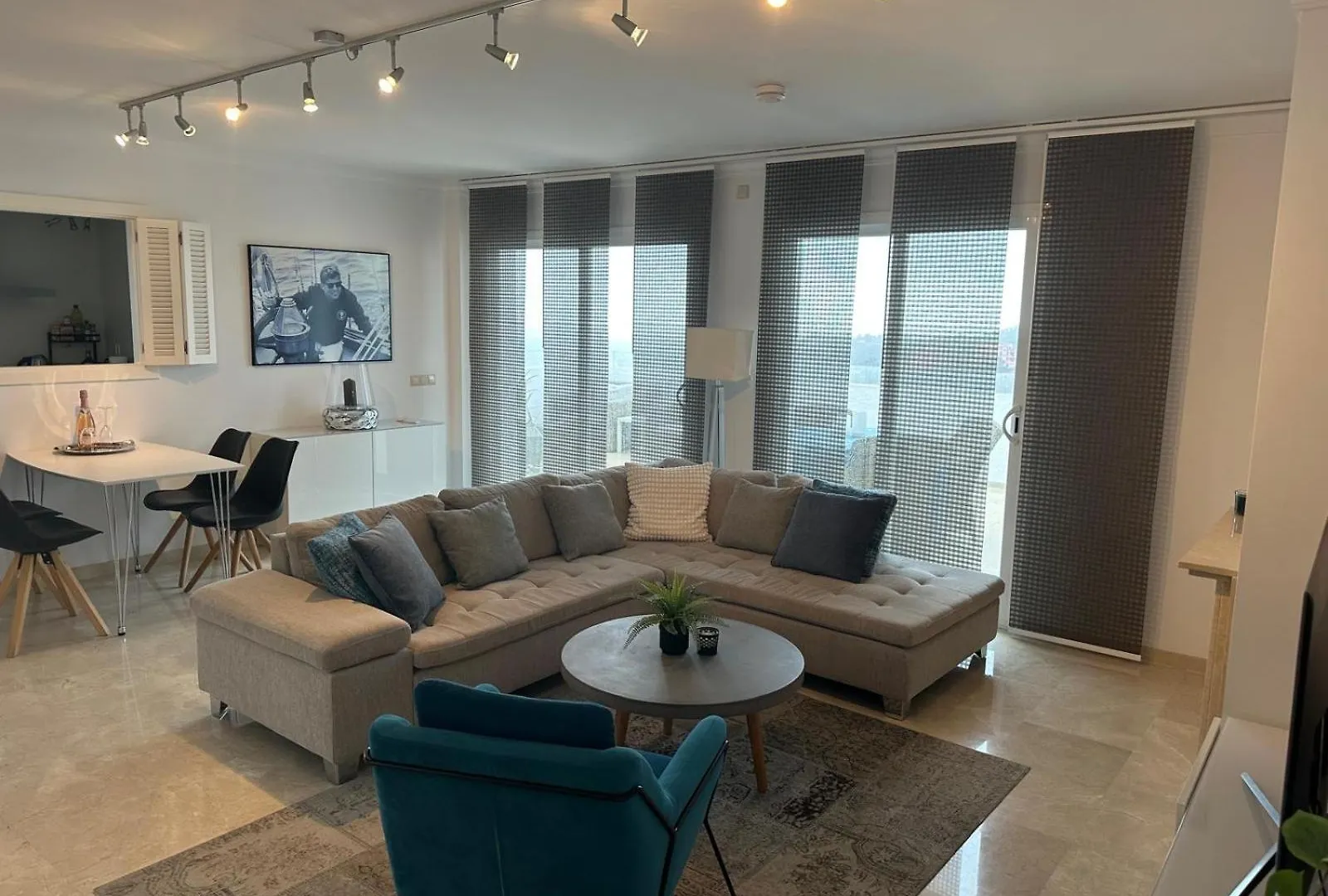 Luxury-Penthouse-La Mairena-Seaview-Jacuzzi-Marbella Apartment