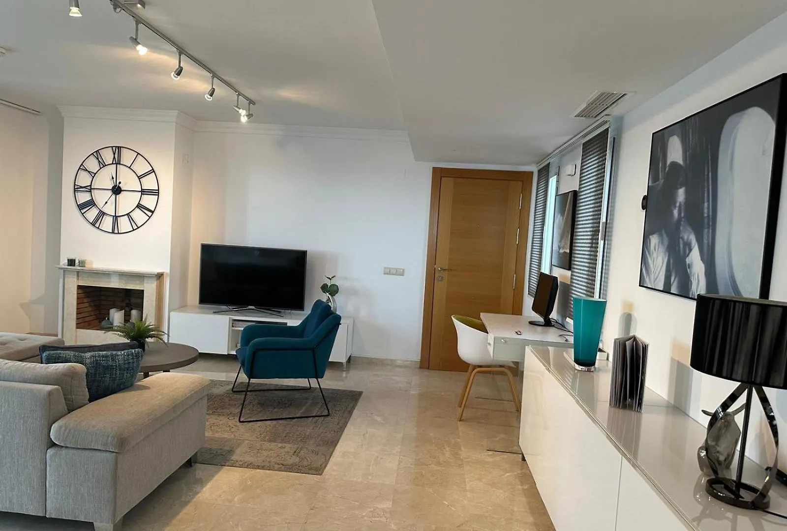 Luxury-Penthouse-La Mairena-Seaview-Jacuzzi-Marbella Apartment Spain